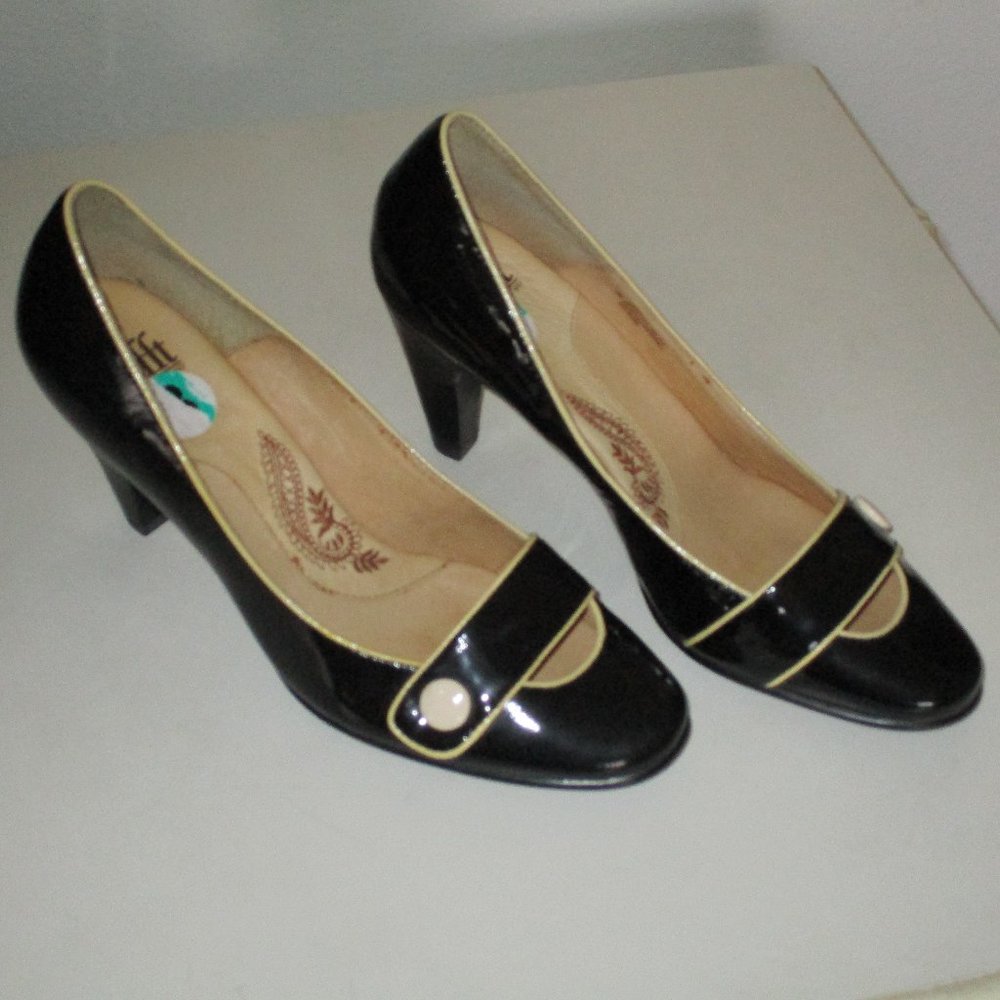 Sofft Womens Black Patent Leather 3" Heel Pump NWOB - Size 8M - Picture 3 of 8